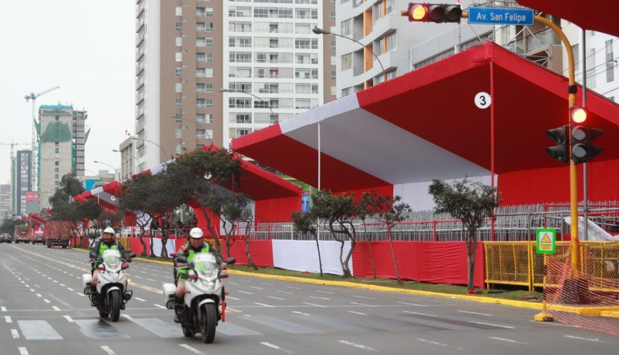 La avenida Brasil ya está casi lista para la Gran Parada Militar. (Foto: Lino Chipana)
