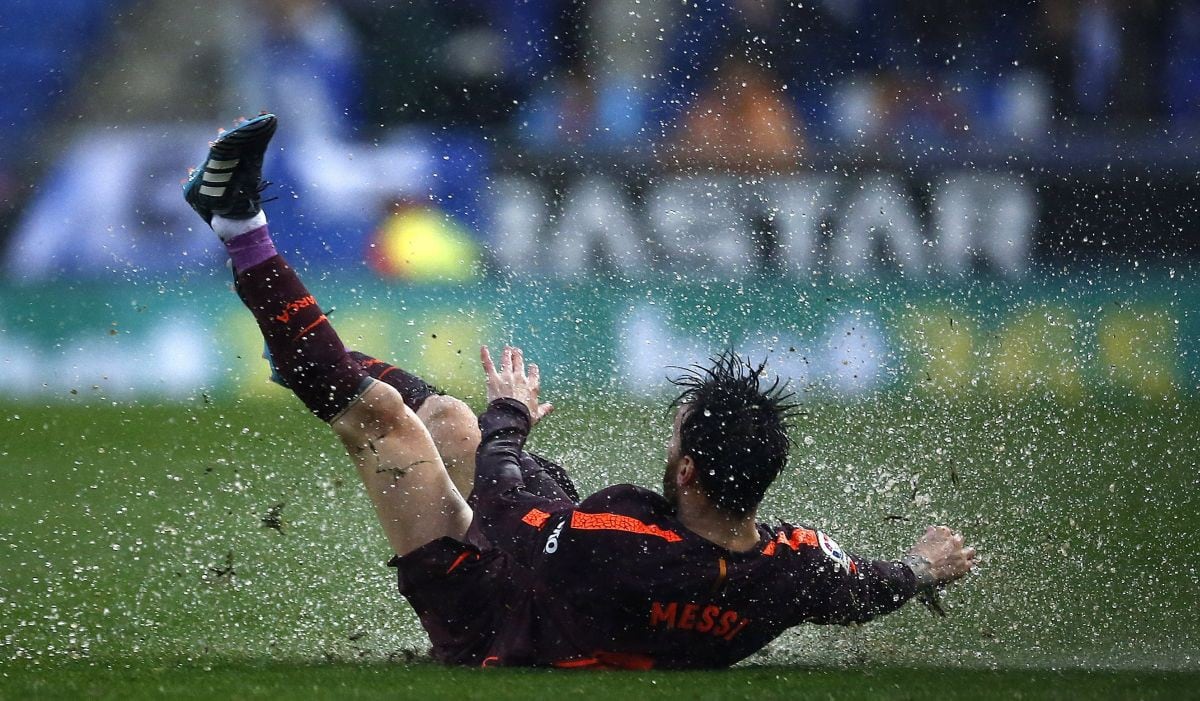 Lionel Messi: Ni la lluvia lo detuvo y lo hicieron volar ¡Tremendo! [FOTOS y VIDEO]