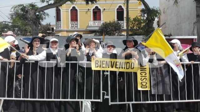 Miles de fieles esperan la llegada del Papa Francisco al Perú. (Fotos: Nathalie Salazar/Percy Vargas)