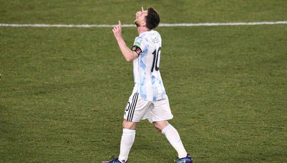 La alegría de Lionel Messi tras la victoria frente a Uruguay. (Foto: EFE)