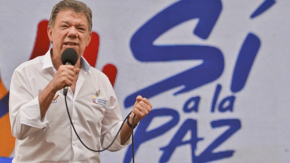 Personalidades felicitan a Juan Manuel Santos por el Nobel de la Paz.