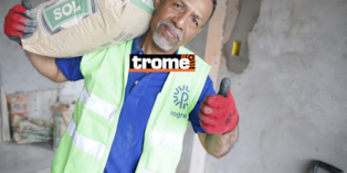 Maestro de obra lleva varios años dedicado a la construcción y cuenta con el respaldo de los materiales que ofrece la red de ferreterías de Progresol. Foto: César Campos / Trome.