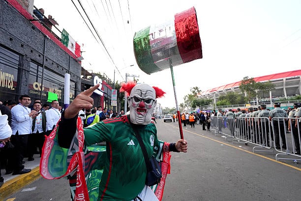 Hinchas de México ya ingresan al estadio Azteca (Foto: Getty Images)