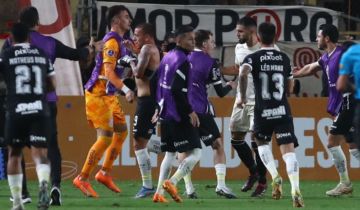 Universitario vs. Corinthians en partido por Copa Sudamericana 2023. (Foto: Leonardo Fernández / @photo.gec)