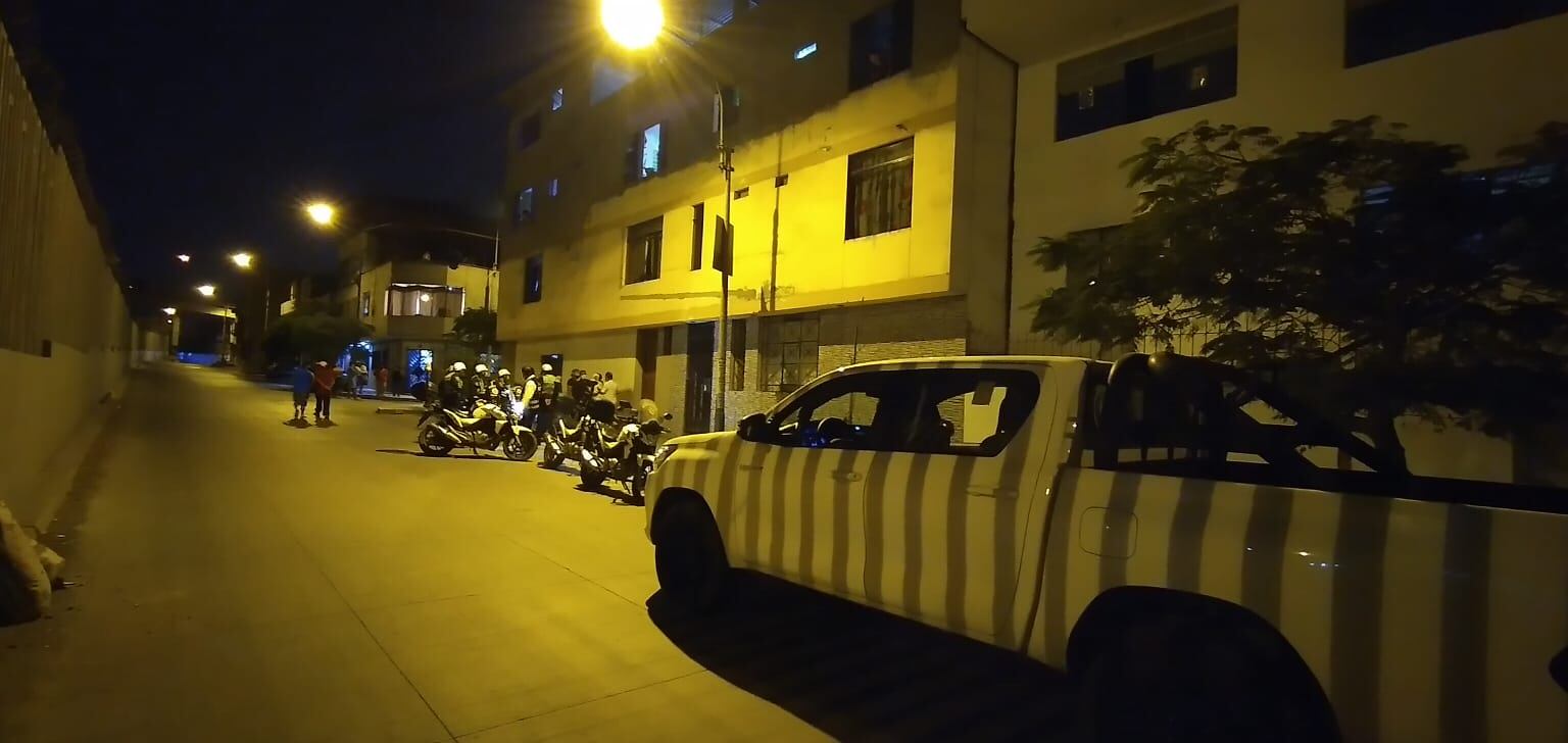 El venezolano Mario Alessandro Ospizio Farfán (28), desfiguró a su compatriota de 41 años, al ver que le dejaron una bolsa con basura en la puerta de su casa, en Villa María del Triunfo.