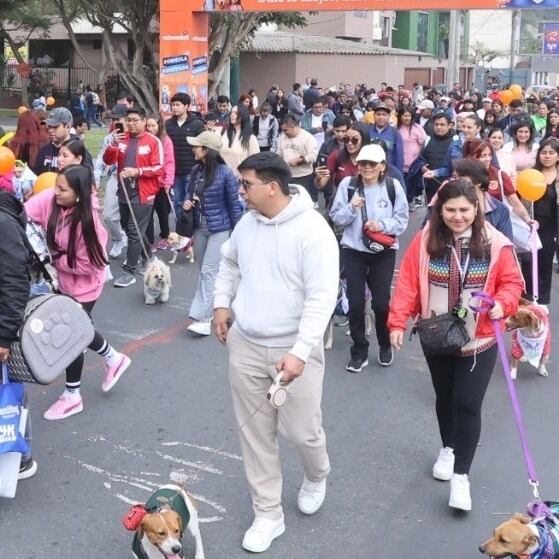El evento reunió cientos de personas y mascotas. Foto: Facebook Municipalidad de Surco.