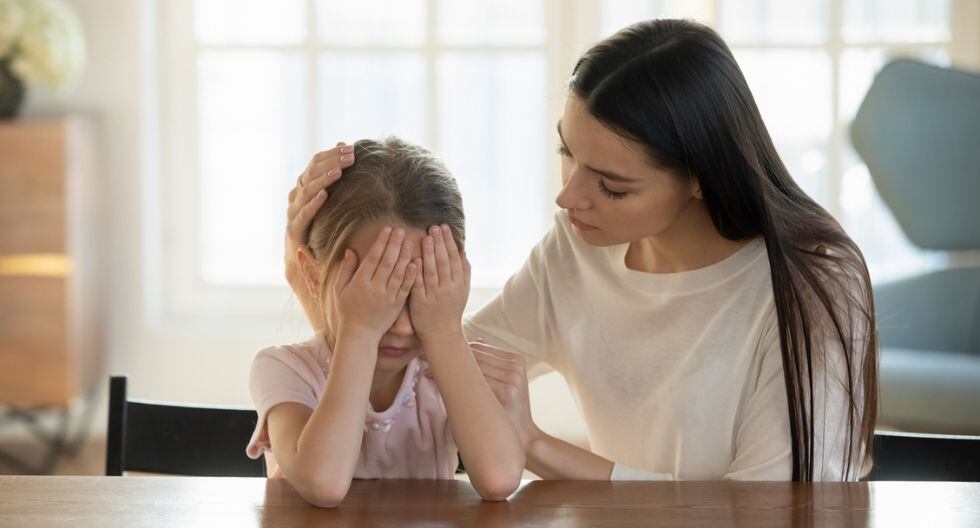 Enséñales a tus retoños a expresar sus emociones sin miedo o vergüenza. Foto: iStock.