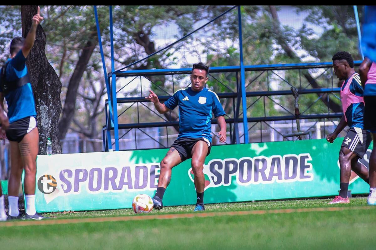 Junior de Barranquillla interesado en Christian Cueva (Foto: @csemelec)