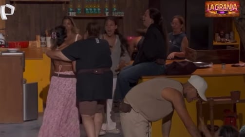 Samahara Lobatón se metió en el enfrentamiento y le dijo 'payaza' y 'cucufata' a Pamela López.