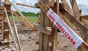 Más de 260 obras continúan paralizadas en este último mes del año