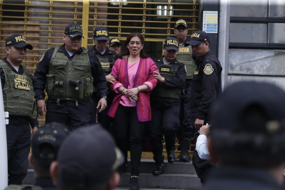 Salida de Mauricio Fernandini y Sada Goray de la carceleta de poder judicial. Foto: Hugo Pérez / @photo.gec