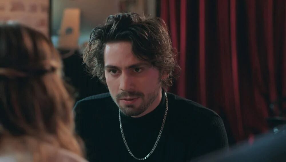 Selçuk sigue pensando en casarse con Nil (Foto: Medyapım)