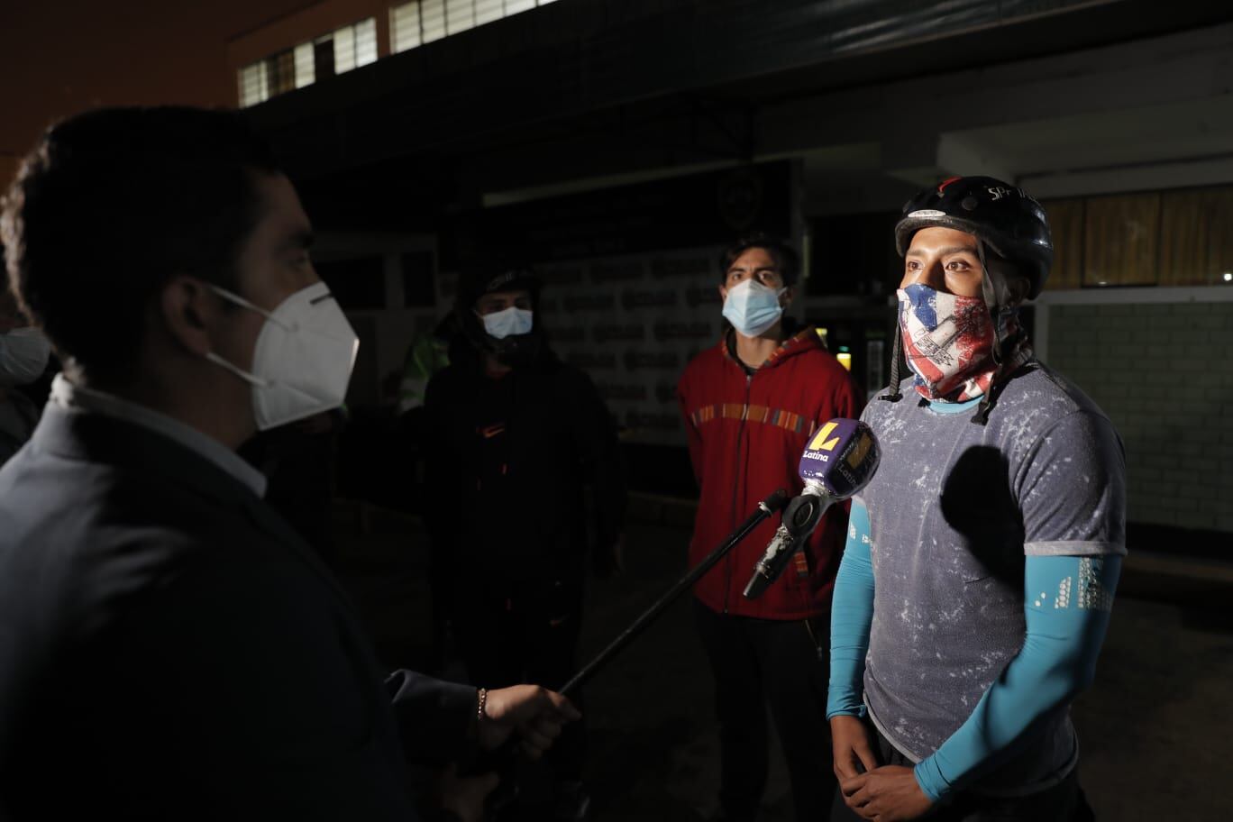 Ciclistas denunciaron el robo y la policía capturó a dos integrantes de 'Los indeseables del Morro Solar'. Fotos: Renzo Salazar / @photo.gec