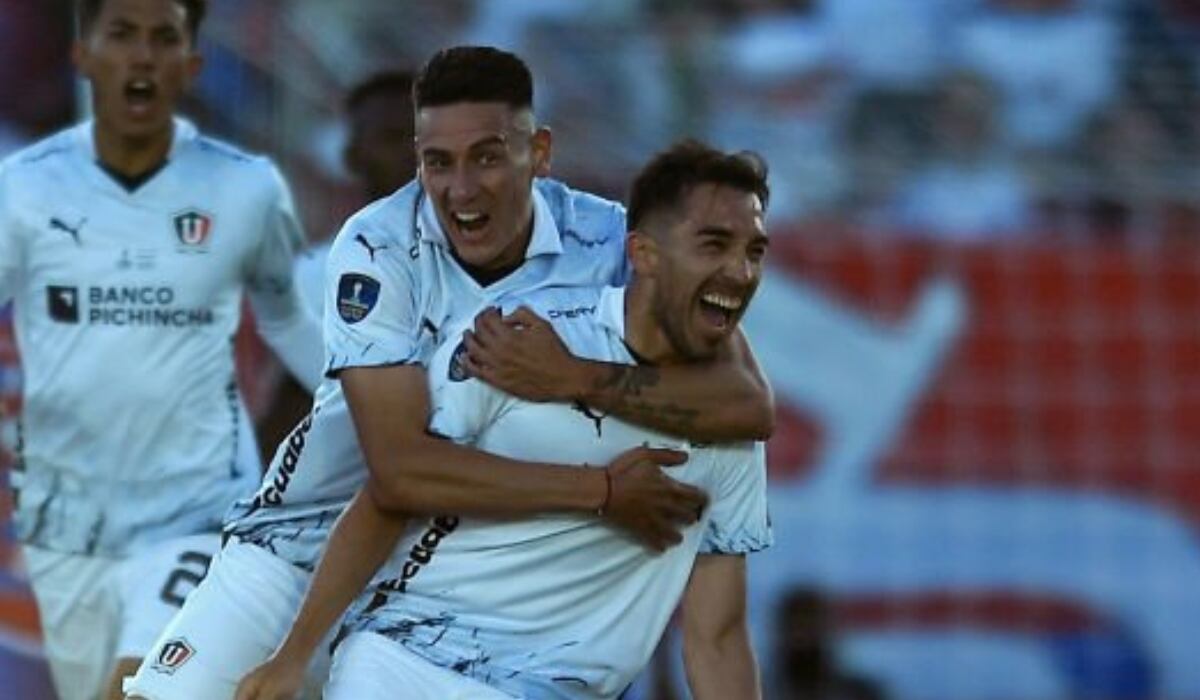 Lisandro Alzugaray llega a Universitario.