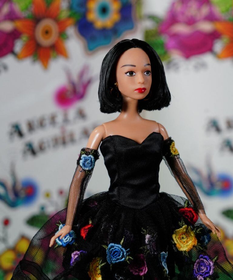 La artista como una Barbie (Foto: Ángela Aguilar / Web Oficial)