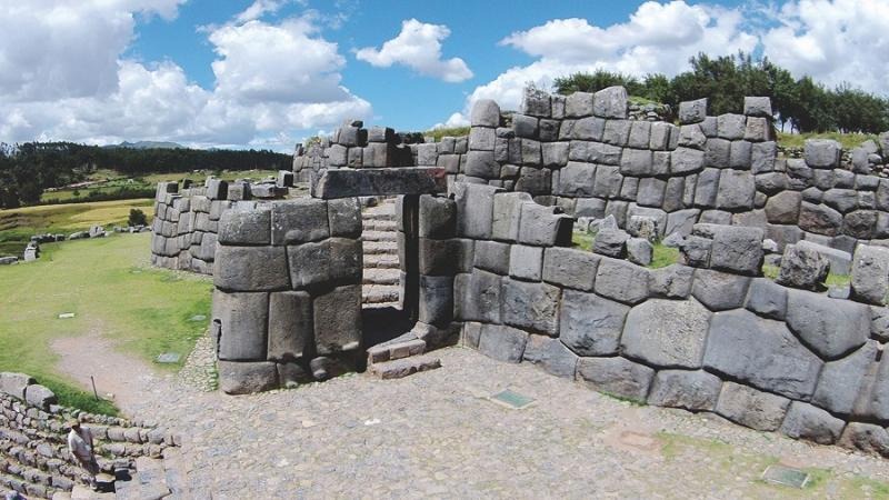 Las cifras de las visitas al Santuario Histórico de Machu Picchu han empezado a bajar, fue así que, a finales de 2022, en total solo poco más de 1 millón de turistas visitaron este lugar, mientras que Saqsayhuaman logró más de 1.8 millones, según ComexPerú.
(Foto: COMEXPERÚ)