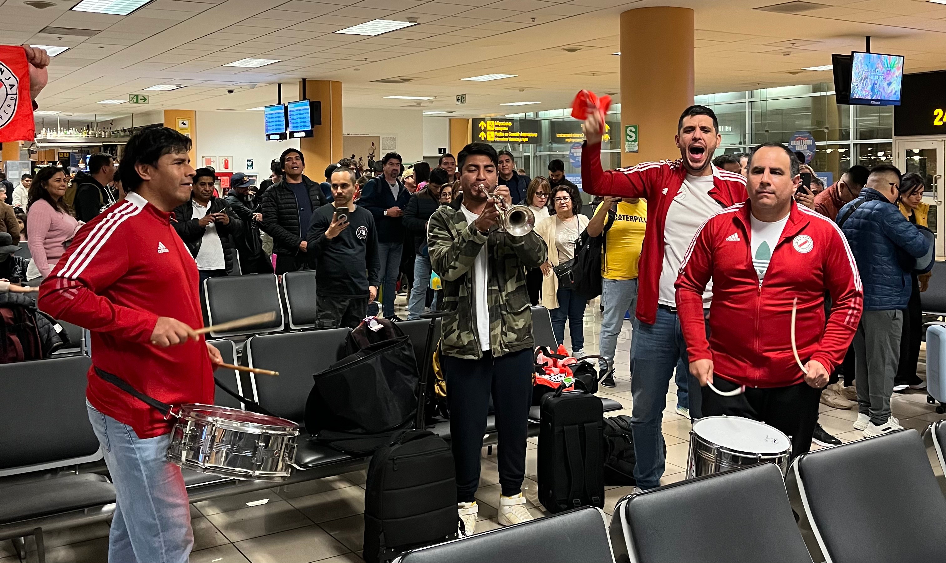 Perú vs Argentina: hinchas arman la fiesta en Jorge Chavez y viajan a Miami para ver a selección