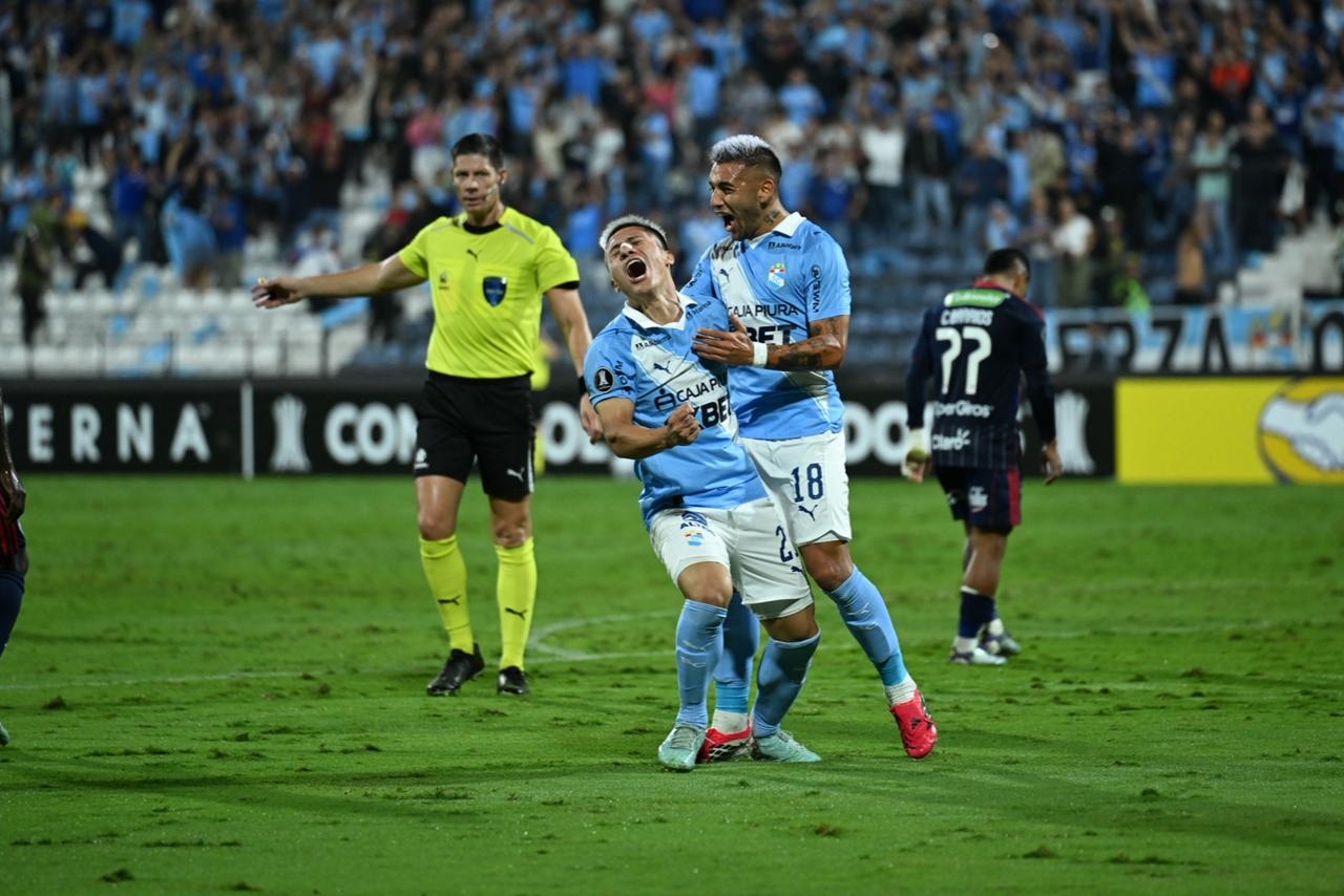 Celebra Catriel Cabellos, golazo de Cristal ante Junior de Barranquilla. (Paloma del Solar / @photo.gec)