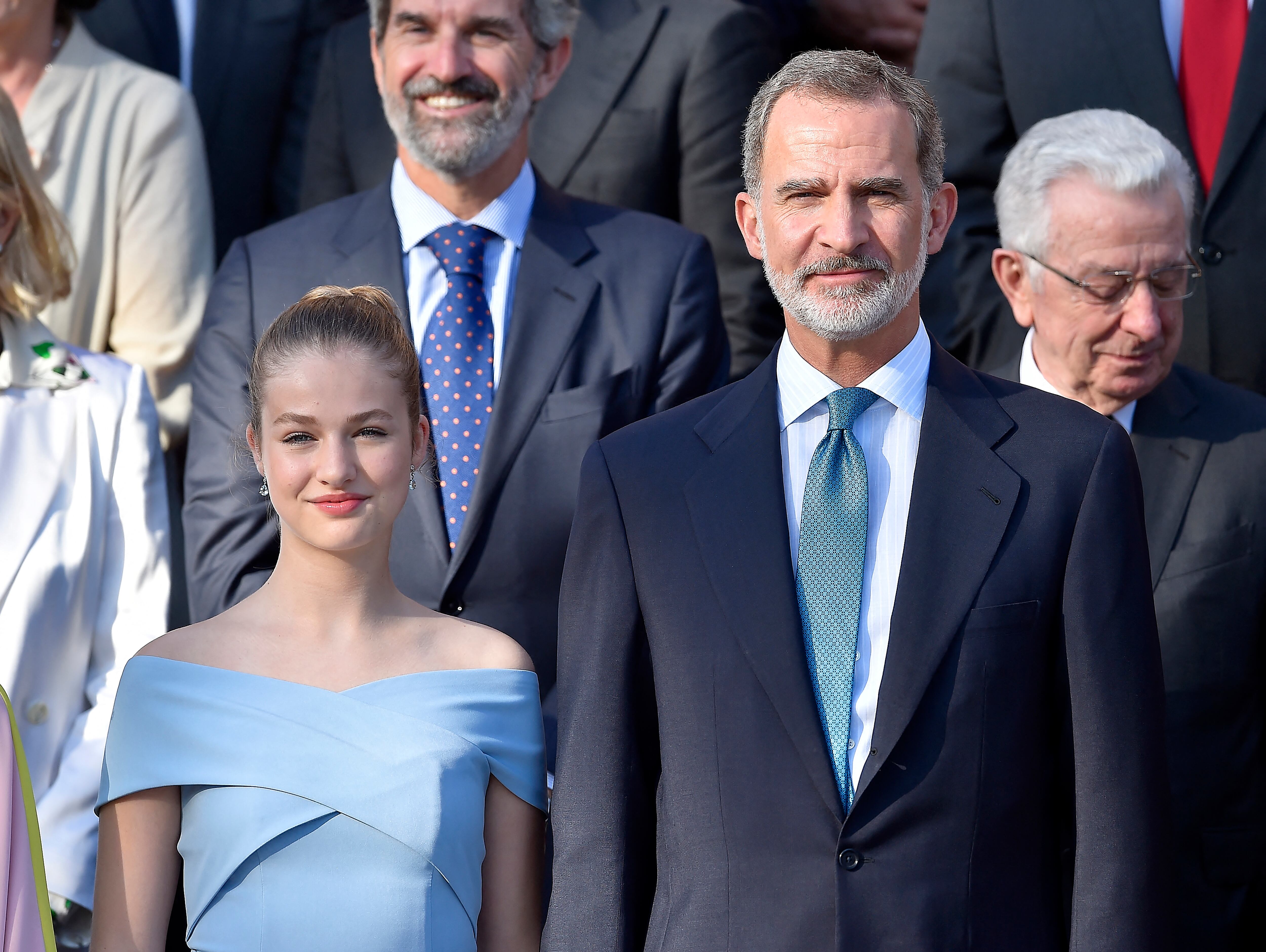 La princesa Leonor al lado del rey Felipe VI, su padre (Foto: AFP)