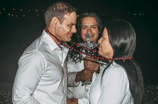 Mark Vito y su novia Leslie Echevarría se casaron en boda ancestral