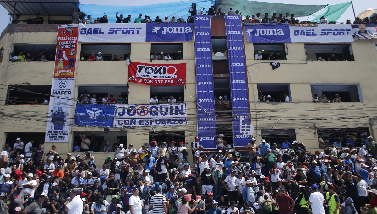 Vecinos alquilaron palcos VIP a 4 mil soles