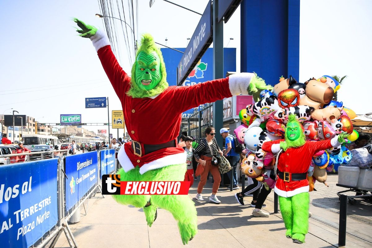 El verde y malhumorado personaje prefirió transformar un día que detesta en una oportunidad para ganarse alguito. Foto: César Bueno / Trome.