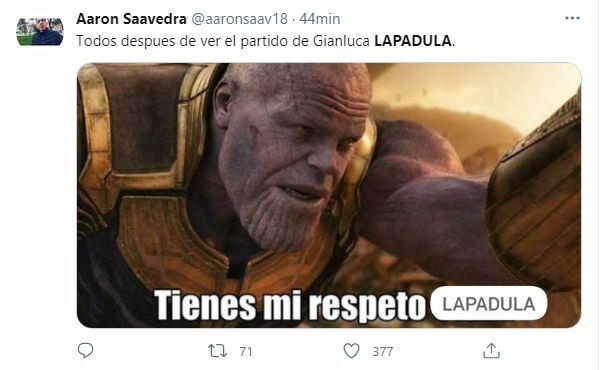Gianluca Lapadula ovacionado en redes sociales por hinchas peruanos.