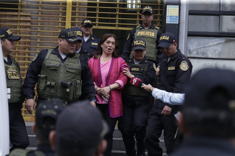 Salida de Mauricio Fernandini y Sada Goray de la carceleta de poder judicial. Foto: Hugo Pérez / @photo.gec