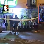 ¡Asesinato en el Rímac! Sicarios en moto acribillan a dos hombres frente a una licorería