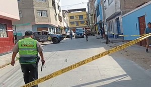 VMT: Matan a balazos a dos amigos mientras tomaban en la calle