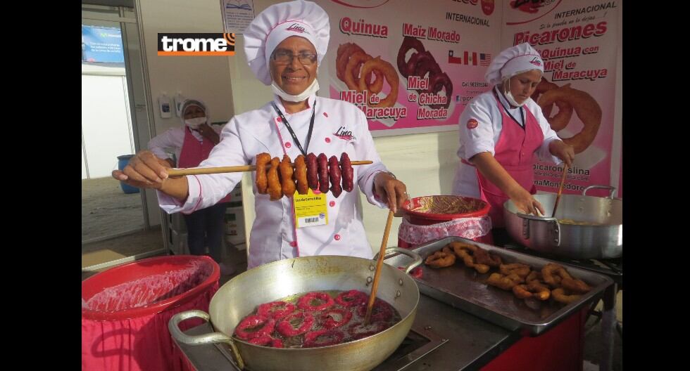 Picaroneras preocupadas por el alza del precio de algunos insumos para sus preparaciones. (Foto: Isabel Medina / Trome)
