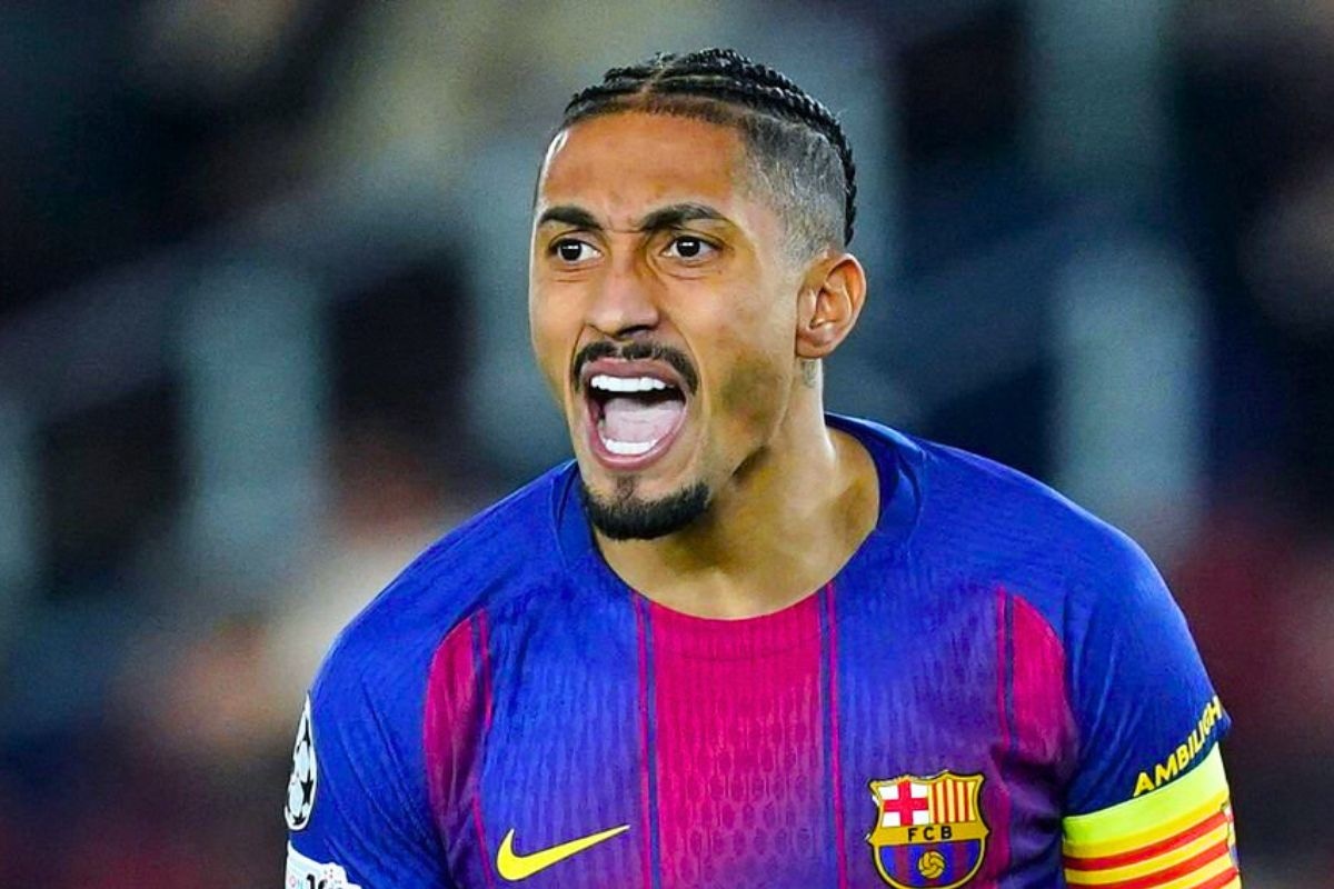 Raphinha no ocultó su molestia por fallo arbitral (Foto: Getty Images)