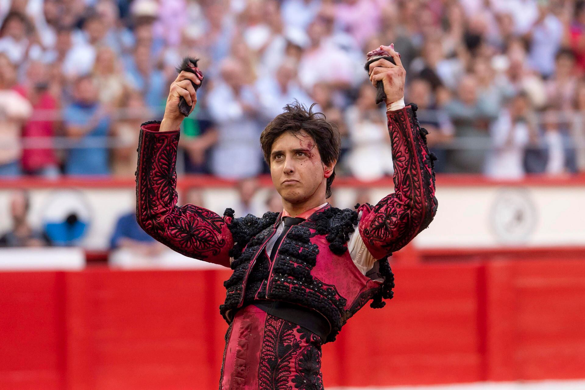 Andrés Roca Rey nuevamente fue corneado. (EFE)