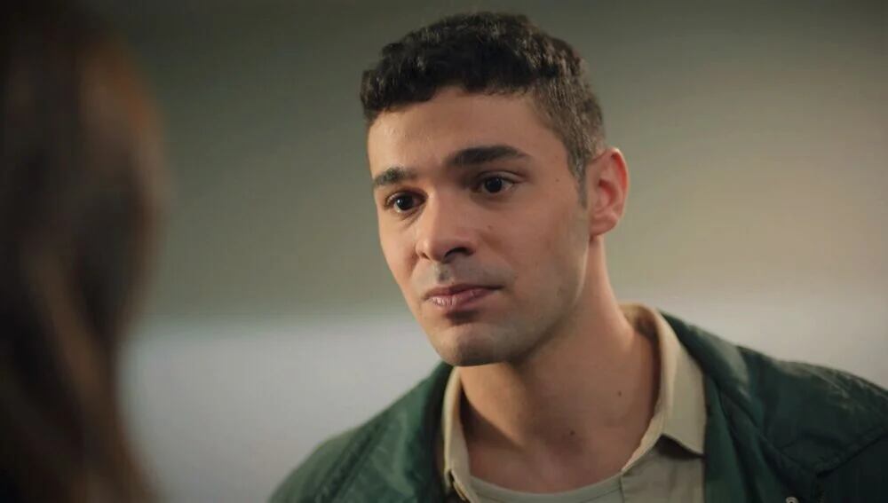 Halit Özgür Sari como Kadir Eren en la telenovela turca "Hermanas" (Foto: NG Medya)