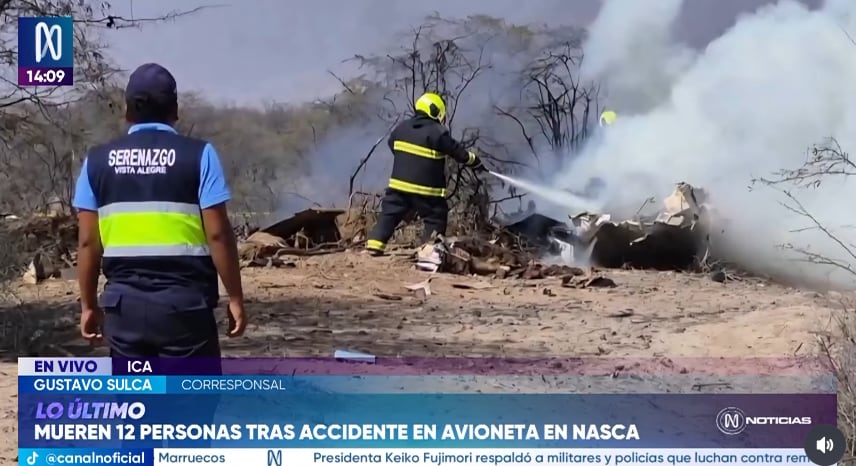 Bomberos sofocaron el fuego luego que avioneta se estrellara, pero no rescataron sobrevivientes.