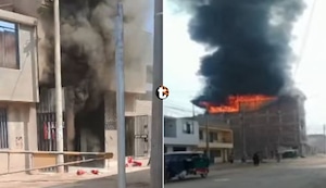 ¡Voraz incendio consume fábrica de colchones en Comas y amenaza viviendas de Trapiche!