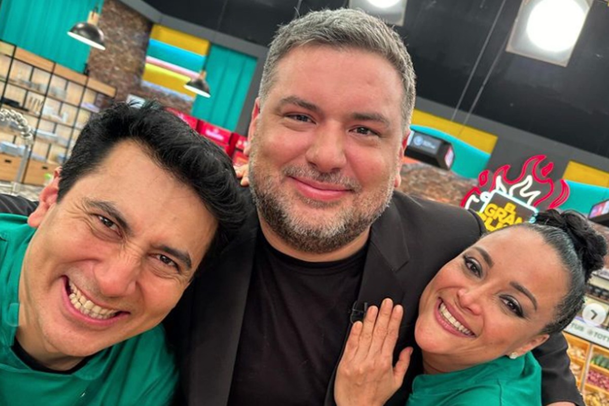 Javier Masías junto a los dos finalistas de la tercera temporada de ´El gran chef famosos', Armando Machuca y Mariella Zanetti.