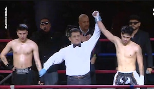 La Noche Dorada: Cañita derrota a Cristorata en intensa pelea de boxeo | VIDEO