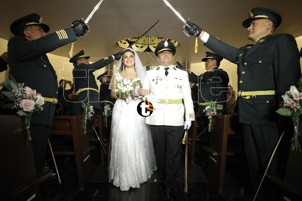 El matrimonio de 'Clavito' Robert Muñoz y Andrea Fonseca (Fotos: Joel Alonzo)