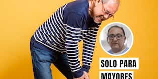 Los calambres en adultos mayores son contracciones musculares dolorosas e involuntarias, muy comunes durante la noche. Foto: composición/Istock