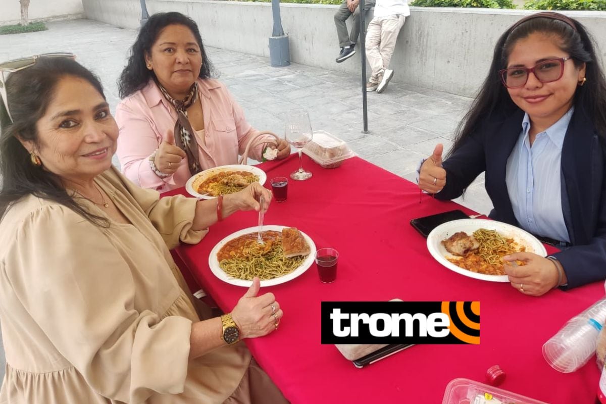 La celebración del Día de la Carapulcra con Sopa Seca reunió a los amantes de la gastronomía. Foto: Trome.