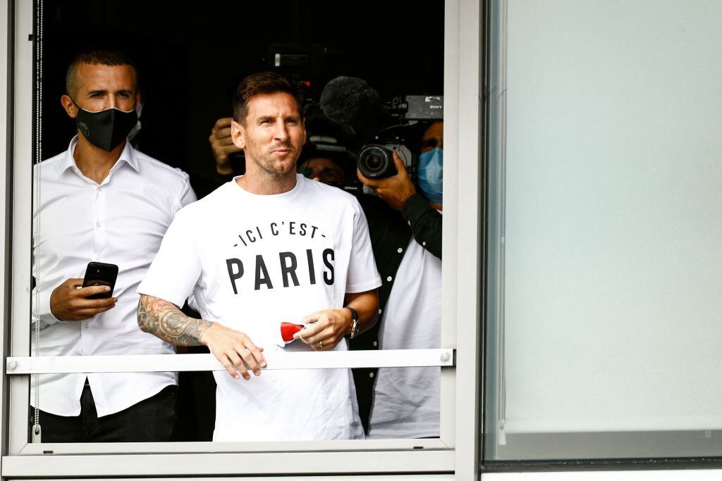 Lionel Messi llegó este martes a París para firmar por el PSG hasta el 2023. (Foto: Getty)