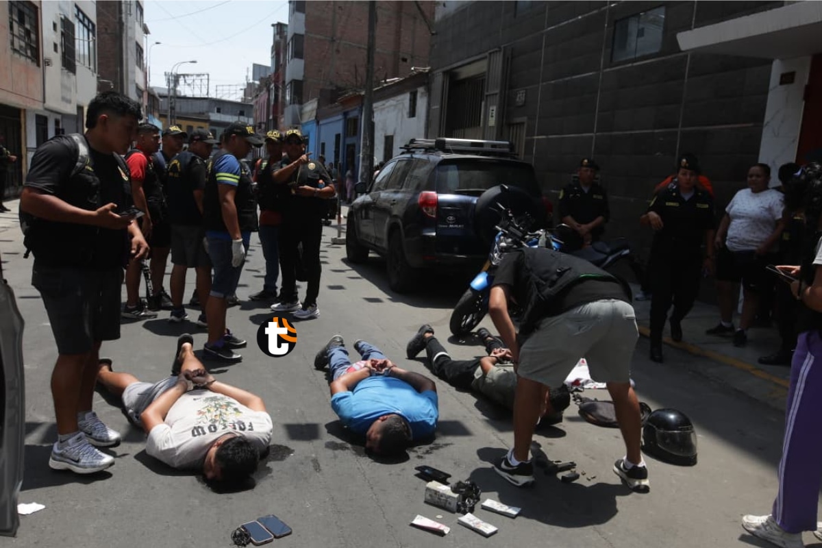 Policía atrapó a delincuentes que asaltaron a cambista en Polvos Azules. (Fotos: Violeta Ayasta/@photo.gec)
