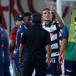 Paolo Guerrero protagoniza altercado con camarógrafo