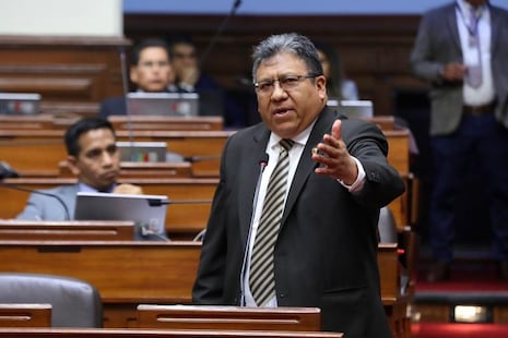 Pepitas de Trome: Congresista Flores Ancachi impulsa proyecto de ley para que malos choferes puedan obten...