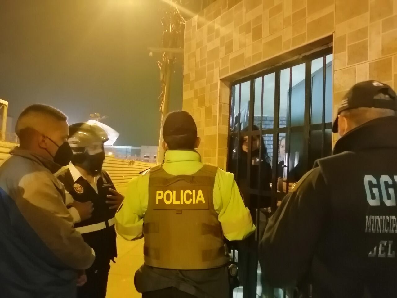 En otras cuatro viviendas intervenidas había fiestas con orquesta en vivo. | Foto: Municipalidad del Callao