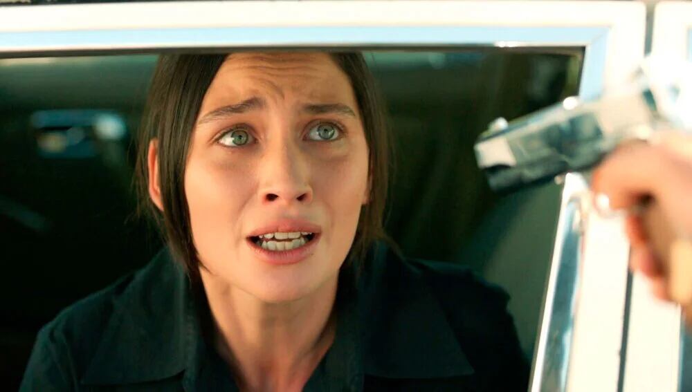 Betül traiciona a los hemranos Keskin, pero es capturada en "Tierra amarga" (Foto: Tims & B Productions)