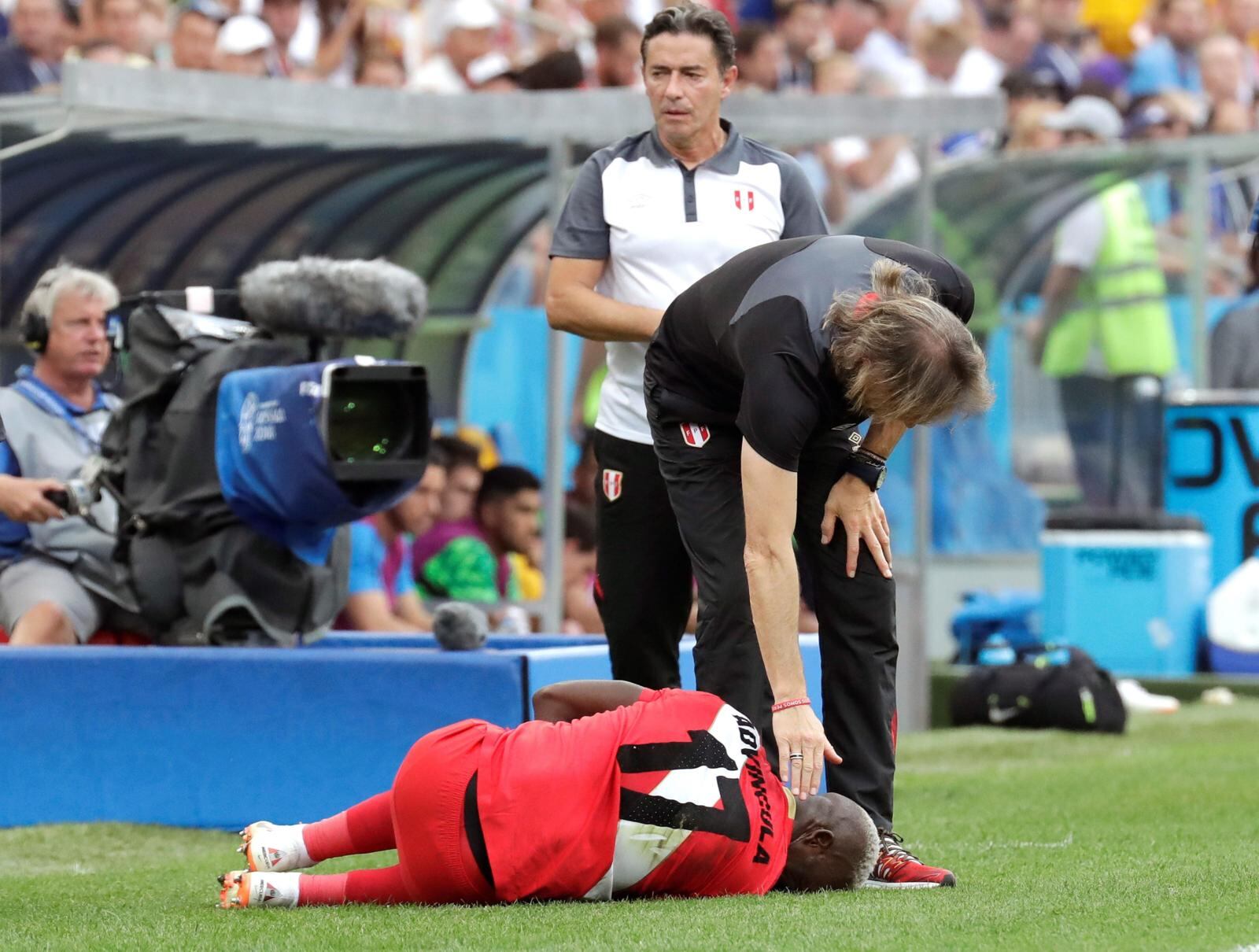 Luis Advíncula recordó el día que se durmió en una charla de Gareca (Foto: GEC)