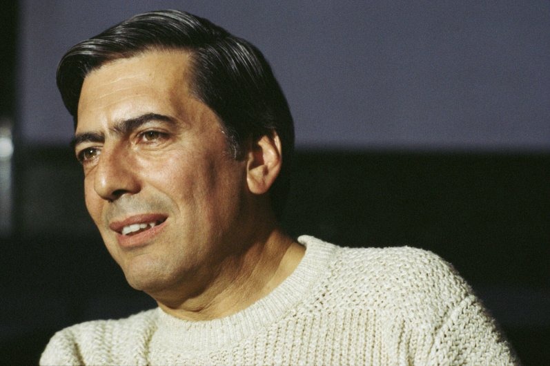 Mario Vargas Llosa y el jirón Huatica en su obra. (Foto: Getty Images)