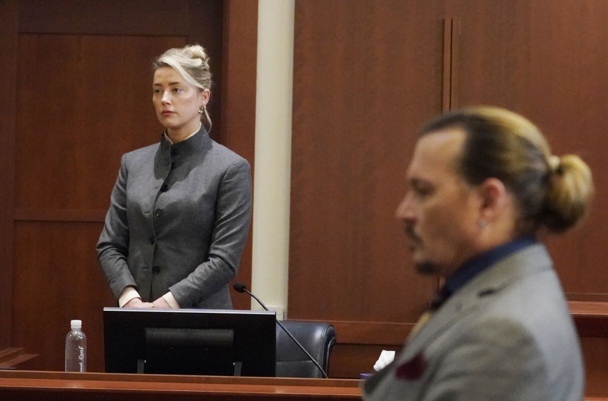 Amber Heard comparte comunicado tras perder juicio contra Johnny Depp. (Foto: Steve Helber / POOL / AFP)